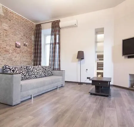 In Evropeiska Street, 25 Apartment *