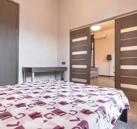 In Evropeiska Street, 25 Apartment