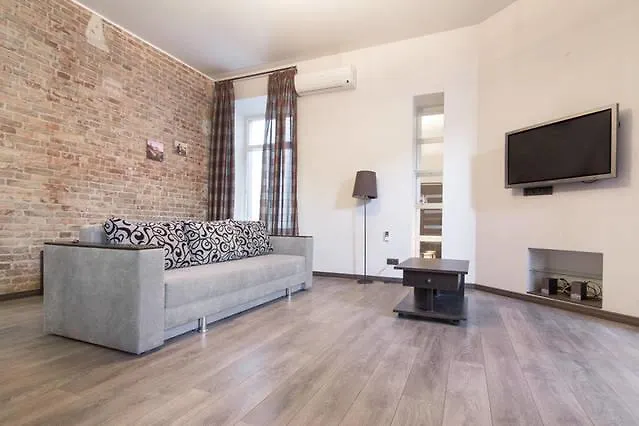 In Evropeiska Street, 25 Apartman *