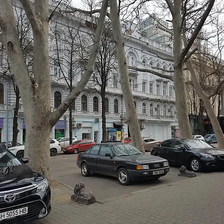 In Evropeiska Street, 25