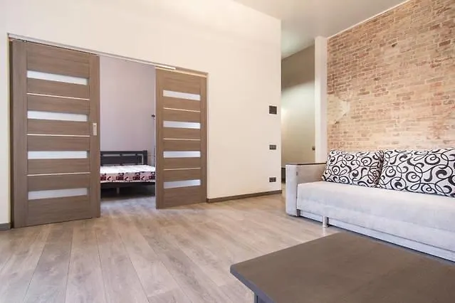 In Evropeiska Street, 25 Daire